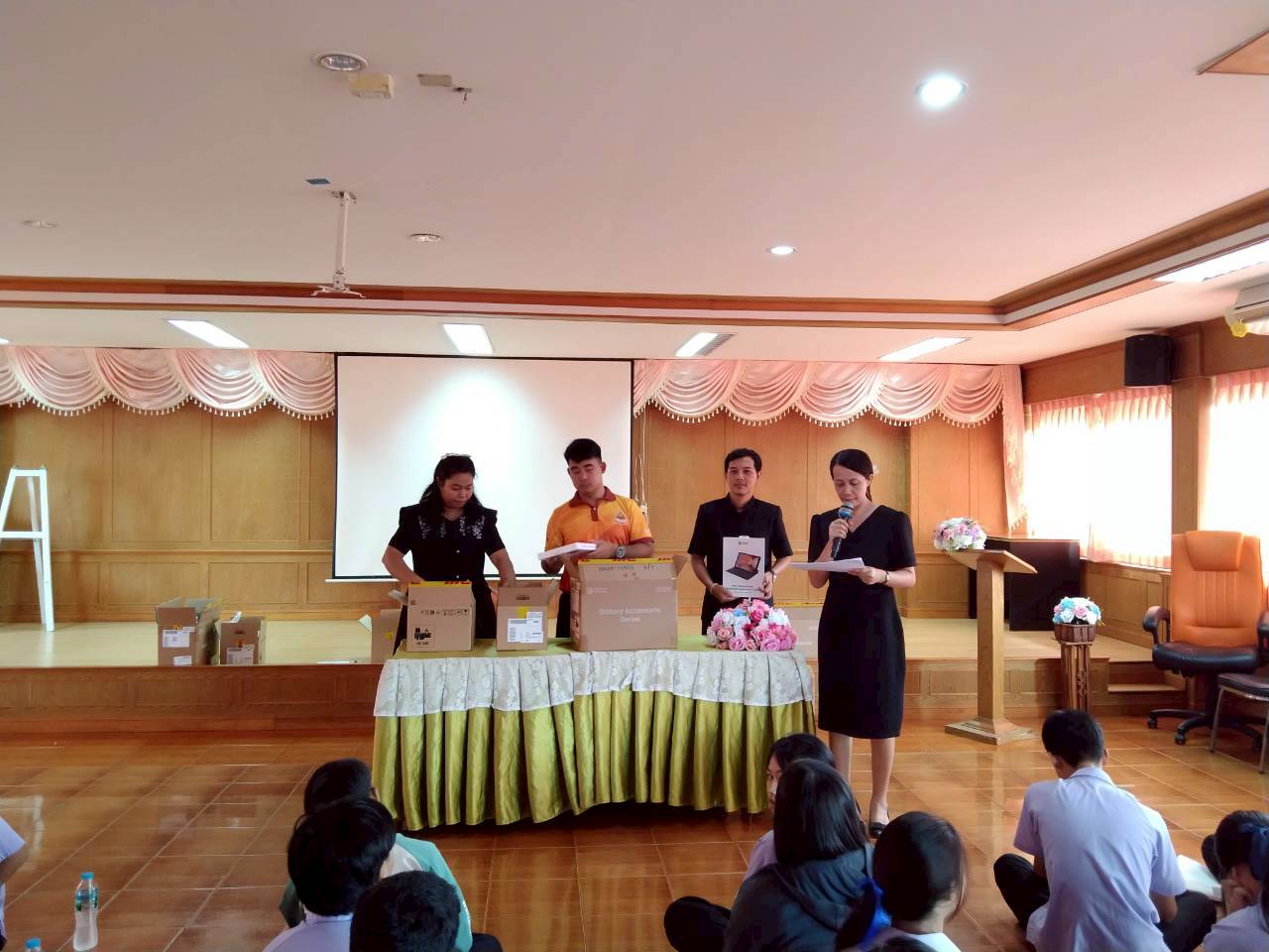 อุปกรณ์การเรียนการสอน (Tablet)